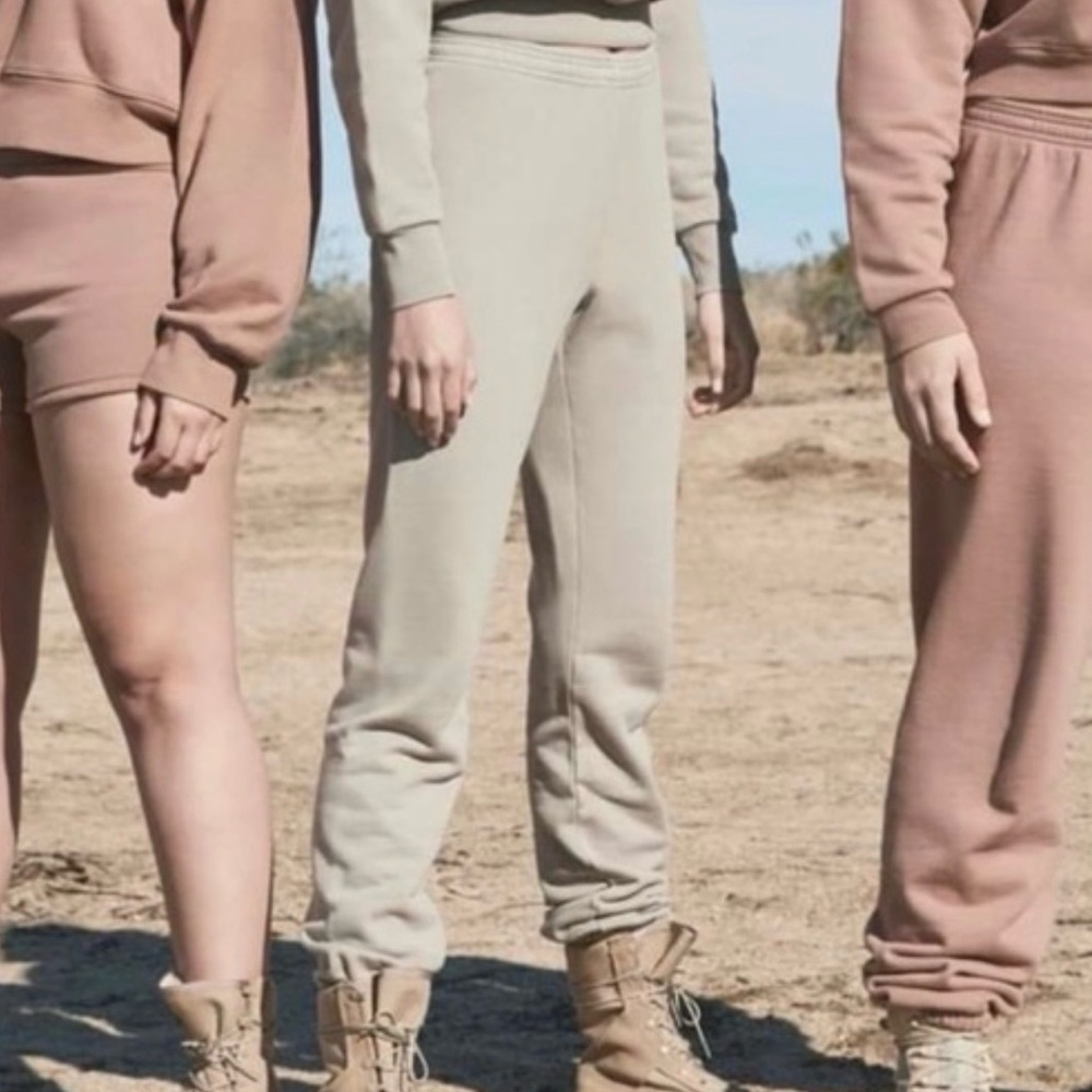 Skims sweatpants